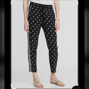 💣 5 For $20 Old Navy Black and White Patterned Women's Cropped Pants